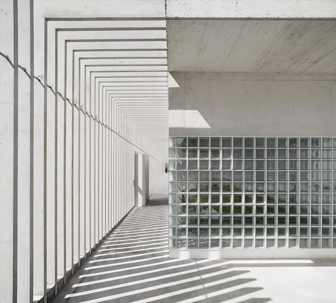 1553431828969057.jpg 玻璃砖01.jpg